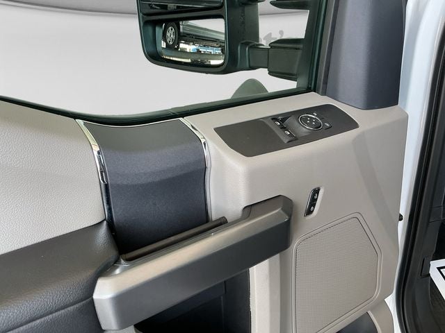 2022 Ford Super Duty F-600 DRW XLT
