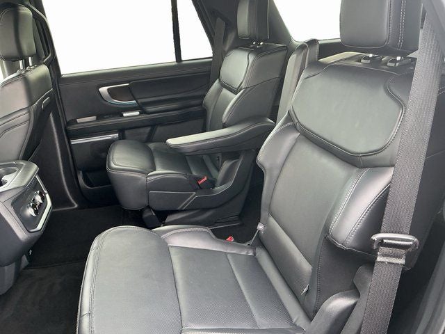 2025 Ford Expedition Platinum Stealth Package