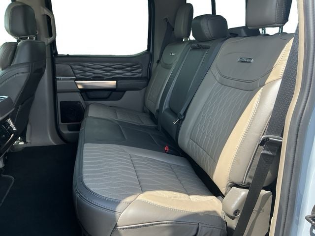 2025 Ford Super Duty Platinum DRW
