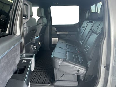 2025 Ford F-150 Platinum