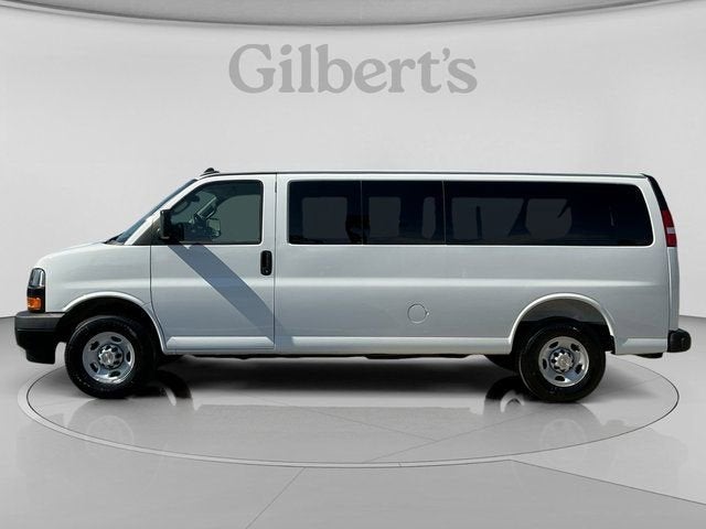 2025 Chevrolet Express Passenger 1LS