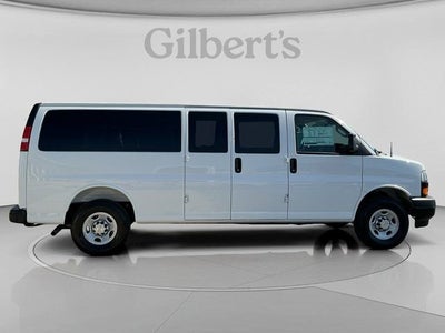 2025 Chevrolet Express Passenger 1LS