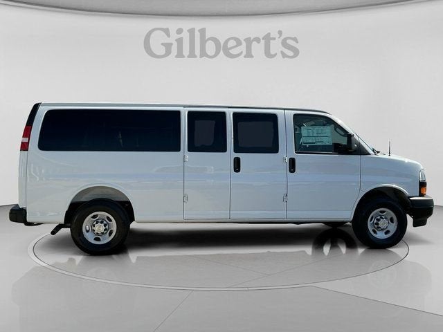 2025 Chevrolet Express Passenger 1LS