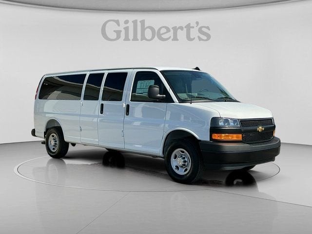2025 Chevrolet Express Passenger 1LS