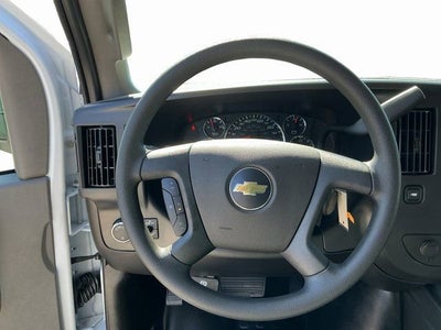 2025 Chevrolet Express Passenger 1LS