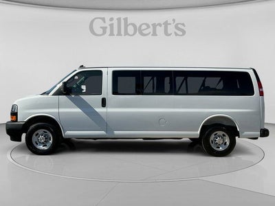 2025 Chevrolet Express Passenger 1LS