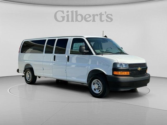 2025 Chevrolet Express Passenger 1LS