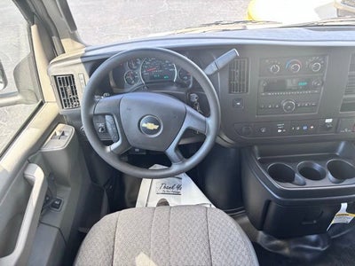 2025 Chevrolet Express Cutaway 3500 1WT