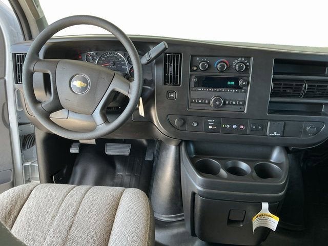 2025 Chevrolet Express Cutaway 3500 1WT