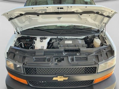 2025 Chevrolet Express Cutaway 3500 1WT