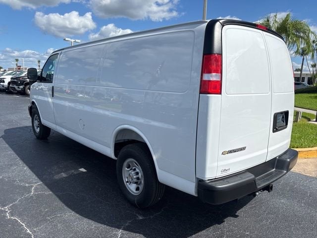2025 Chevrolet Express Cargo WT