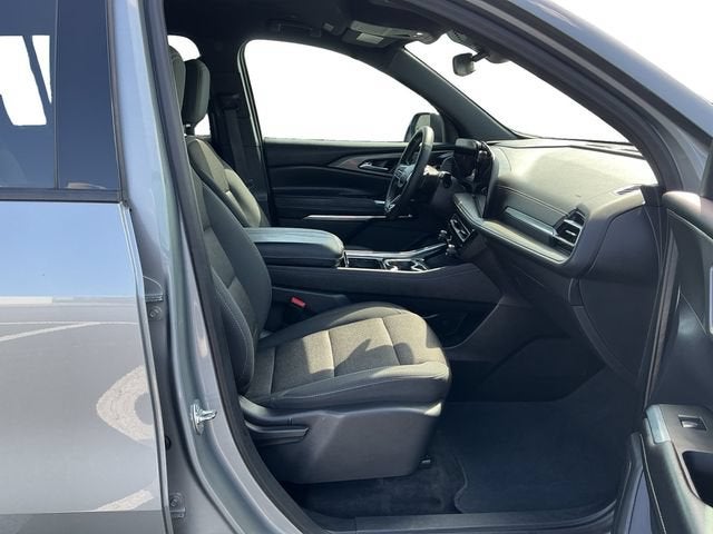 2024 Chevrolet Traverse LS - Photo 17
