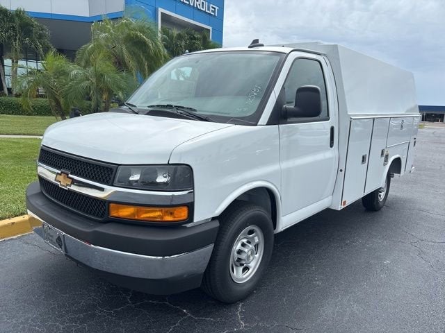 2025 Chevrolet Express Cutaway 3500 1WT