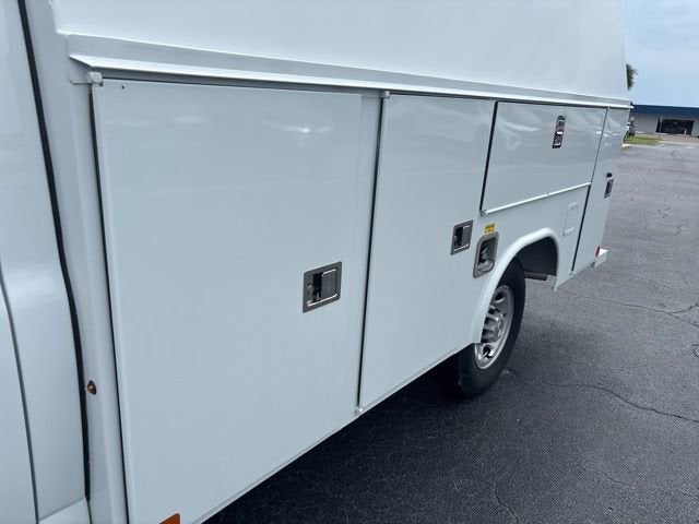 2025 Chevrolet Express Cutaway 3500 1WT