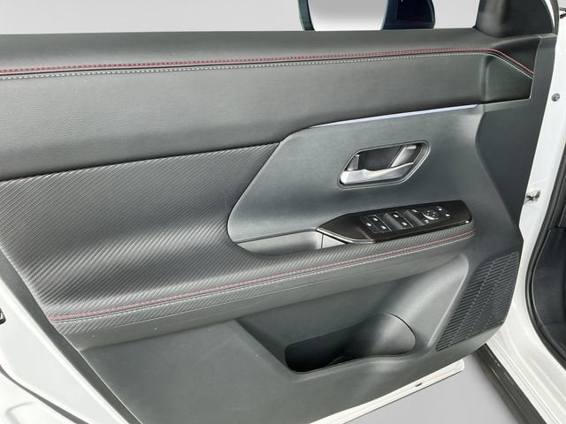 2025 Nissan Kicks SR FWD