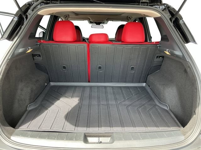 2025 Nissan Kicks SR FWD